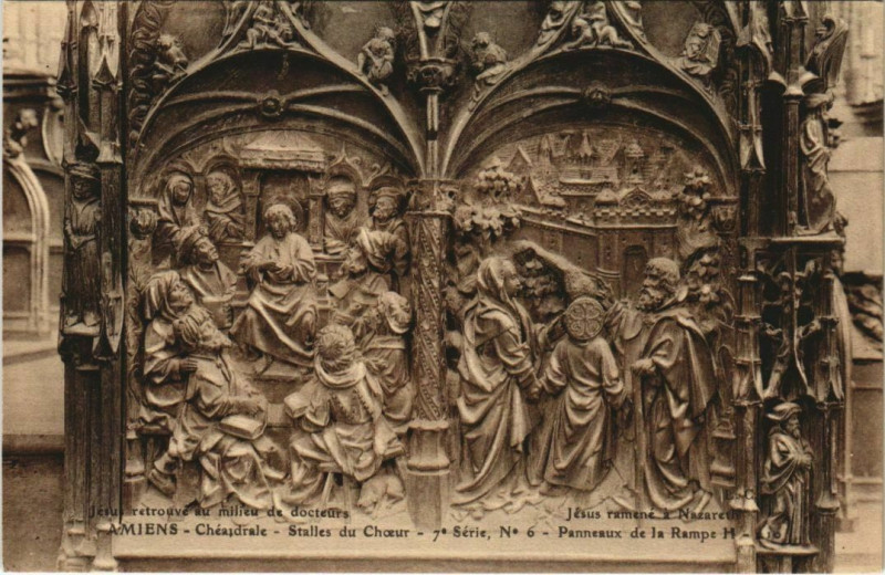 Carte postale ancienne La Cathédrale Amiens Stalles du Choeur à Amiens