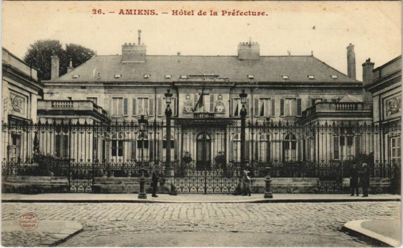 Carte postale ancienne Amiens Hotel de la Préfecture à Amiens