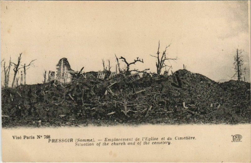 Carte postale ancienne Guerre Pressoir Emplacement de l'Eglise