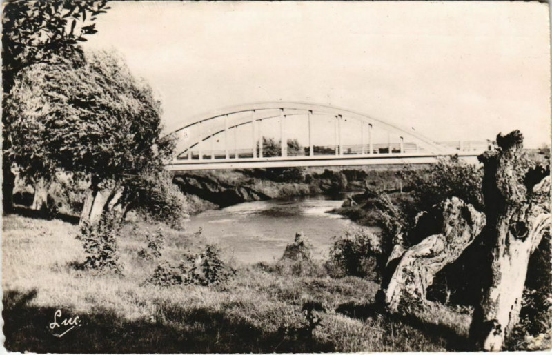 Carte postale ancienne Fort-Mahon Le pont sur l'Authie à Authie