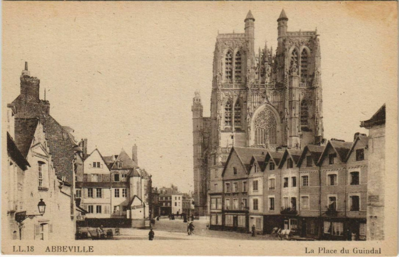 Carte postale ancienne Abbeville Place du Guindal à Abbeville