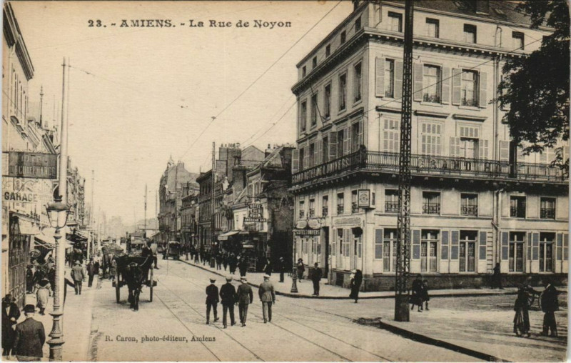 Carte postale ancienne Amiens Rue de Noyon à Amiens