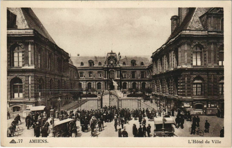 Carte postale ancienne Amiens Hotel de Ville à Amiens