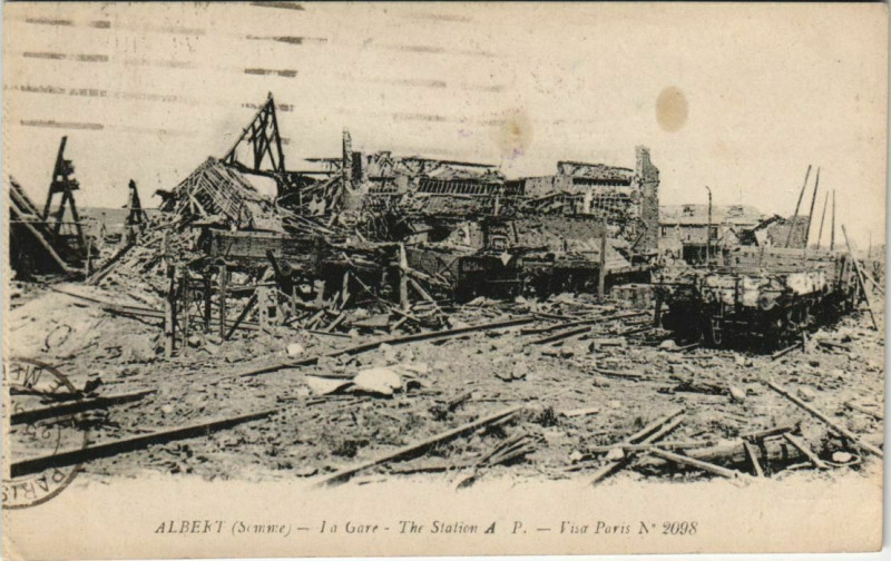 Carte postale ancienne Guerre Albert La Gare à Albert