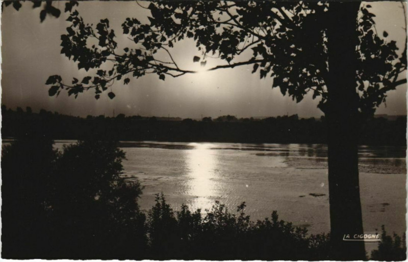 Carte postale ancienne Peronne Coucher de soleil à Péronne