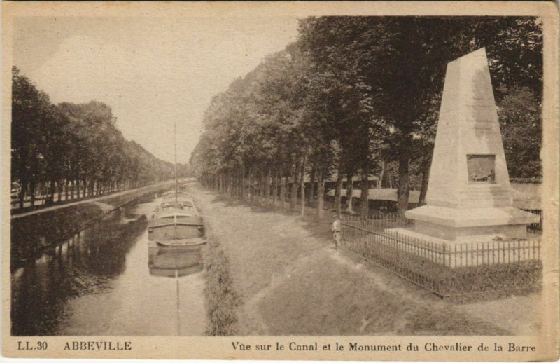 Carte postale ancienne Abbeville Vue sur le Canal à Abbeville