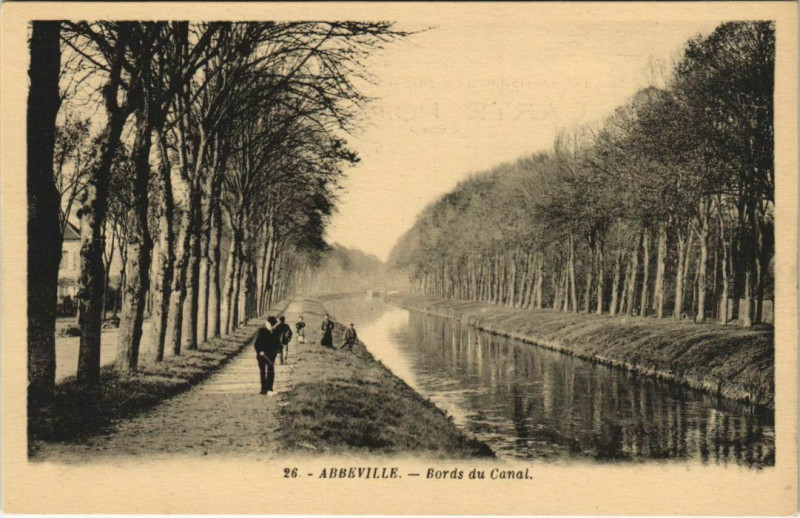 Carte postale ancienne Abbeville Bords du Canal à Abbeville