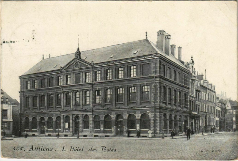 Carte postale ancienne Amiens Hotel des Postes à Amiens