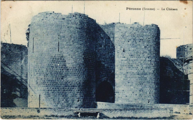 Carte postale ancienne Peronne Le Chateau à Péronne