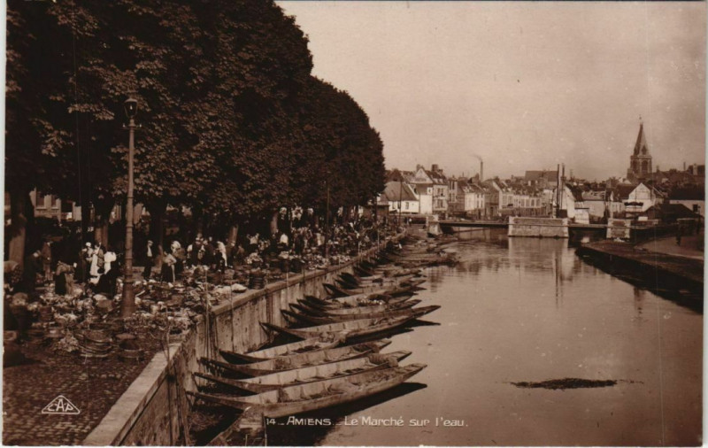 Carte postale ancienne Amiens Le Marché sur l'eau à Amiens