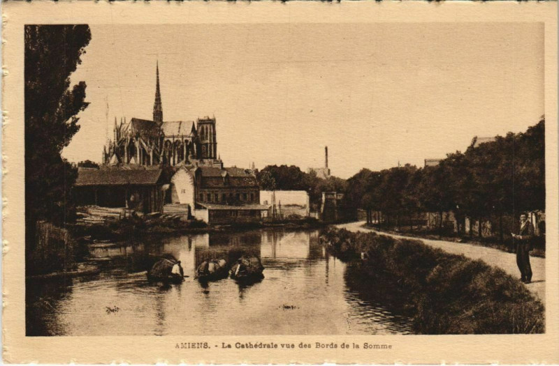 Carte postale ancienne La Cathédrale Amiens à Amiens