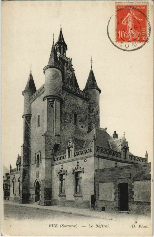 Carte postale ancienne Rue Le beffroi à Rue