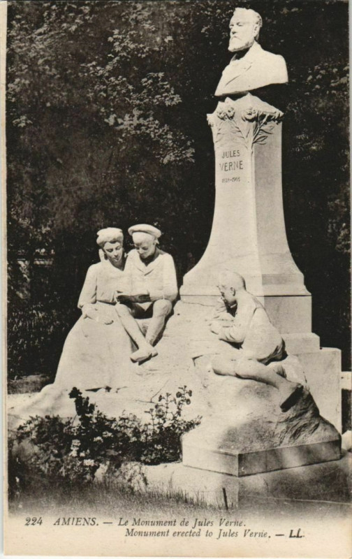 Carte postale ancienne Amiens Monument de Jules Verne à Amiens