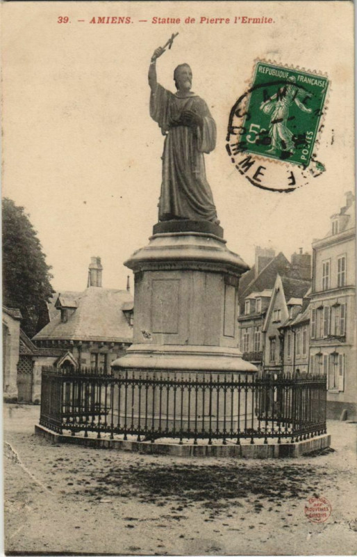 Carte postale ancienne Amiens Statue de Pierre l'Ermite à Amiens