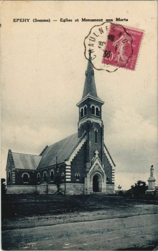 Carte postale ancienne Epehy Eglise et Monument aux Morts à Épehy