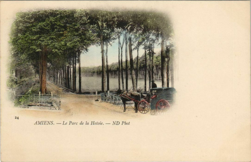 Carte postale ancienne Amiens Parc de la Hotoie à Amiens