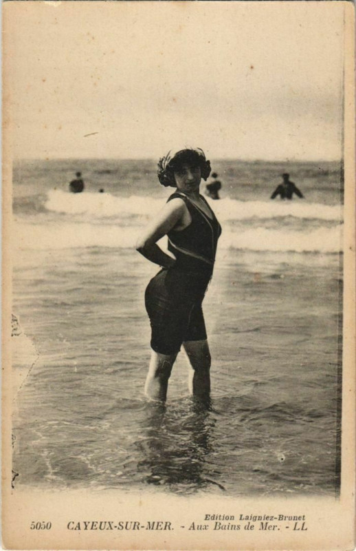 Carte postale ancienne Cayeux-sur-Mer Aux bains à Cayeux-sur-Mer