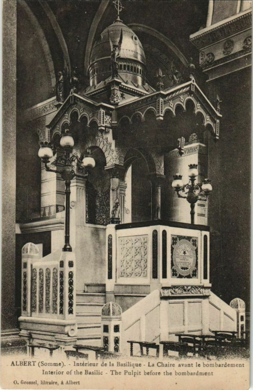 Carte postale ancienne Albert Intérieur de la Basilique à Albert
