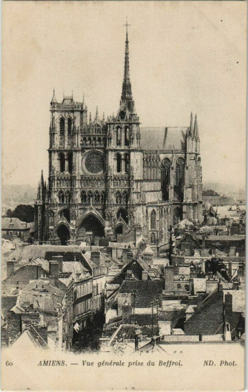 Carte postale ancienne La Cathédrale Amiens vue générale prise du Beffroi à Amiens