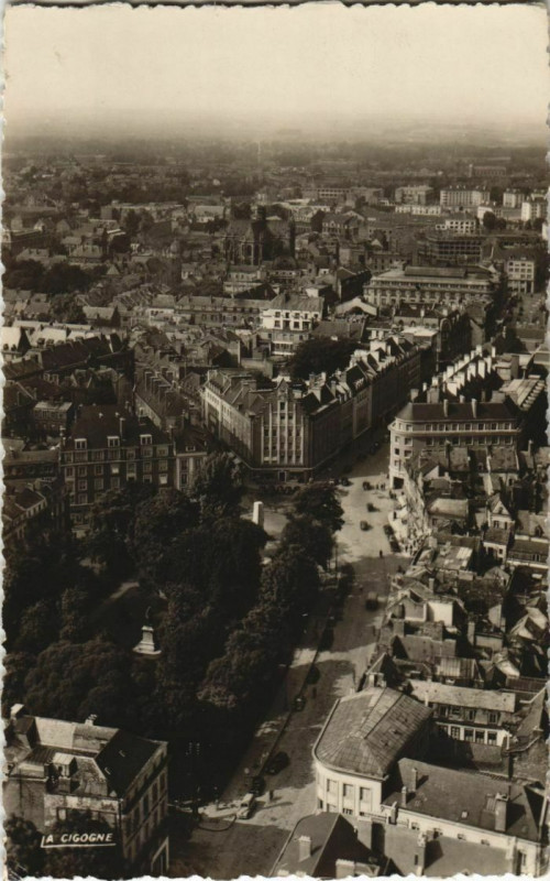 Carte postale ancienne Amiens Centre de la ville à Amiens