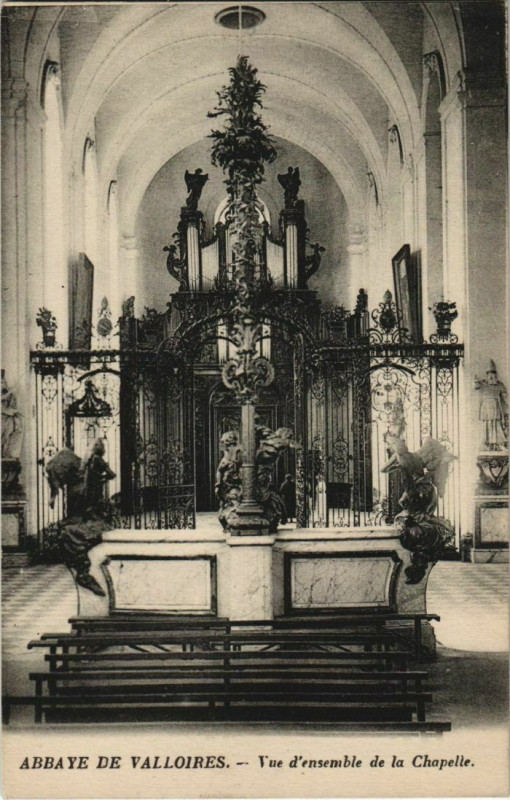 Carte postale ancienne Abbaye de Valloires vue d'ensemble de la Chapelle à Y
