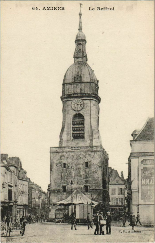 Carte postale ancienne Amiens Le beffroi à Amiens