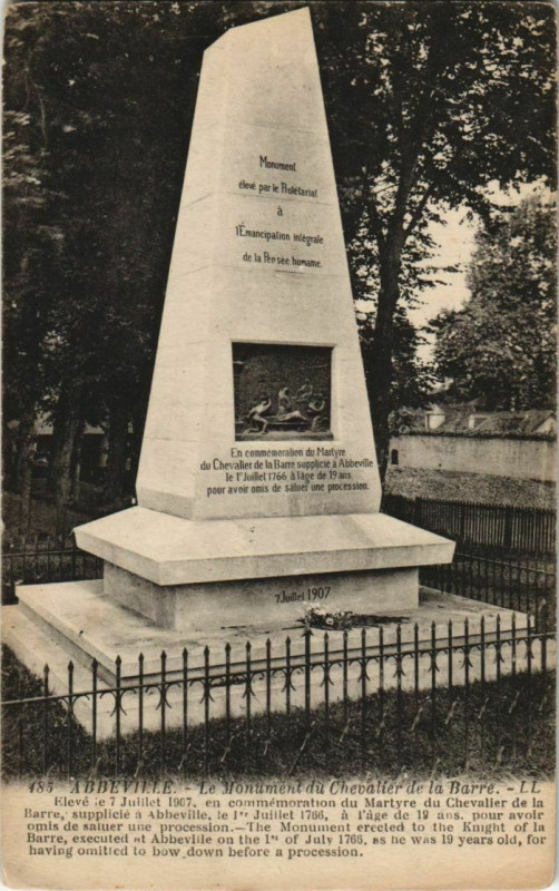 Carte postale ancienne Abbeville Monument du Chevalier de la Barre à Abbeville