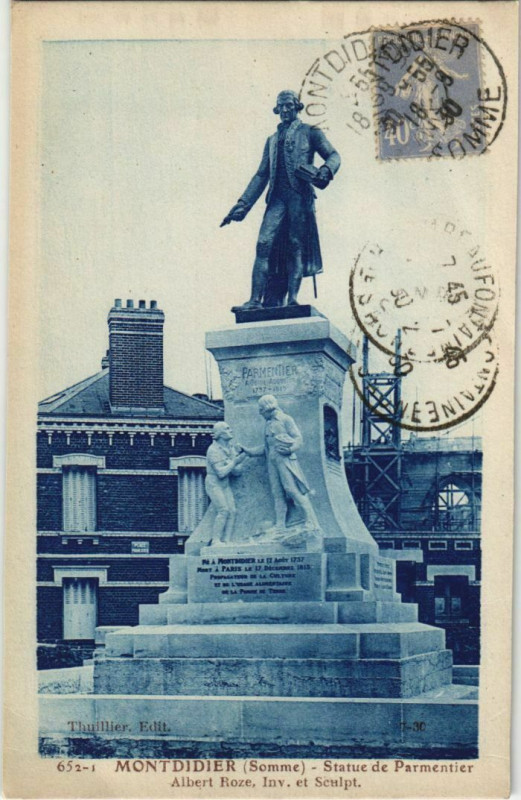 Carte postale ancienne Montdidier Statue de Parmentier à Montdidier