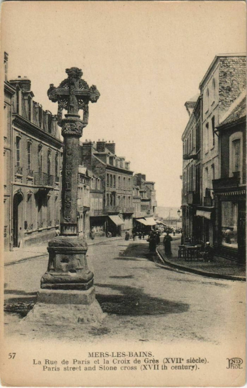 Carte postale ancienne Mers-les-Bains Rue de Paris à Mers-les-Bains