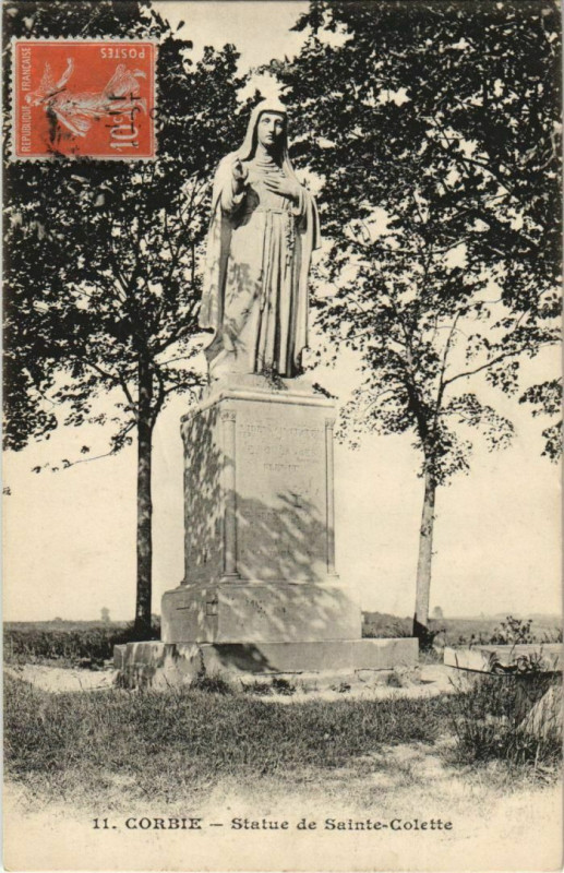 Carte postale ancienne Corbie Statue de Sainte-Colette à Corbie