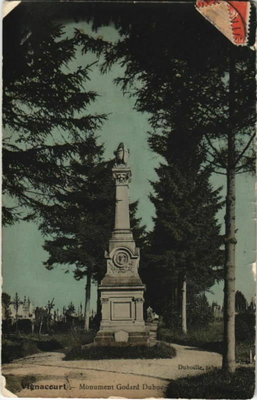 Carte postale ancienne Vignacourt Monument Godard Dubuc à Vignacourt