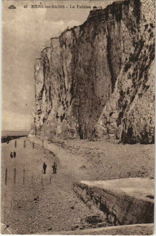 Carte postale ancienne Mers-les-Bains la falaise à Mers-les-Bains