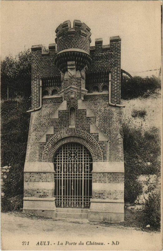 Carte postale ancienne Ault Porte du Chateau à Ault