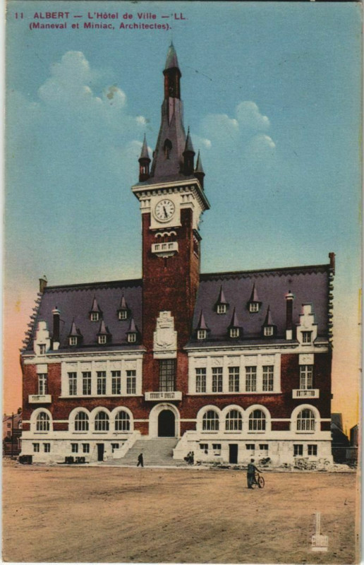 Carte postale ancienne Albert Hotel de Ville à Albert