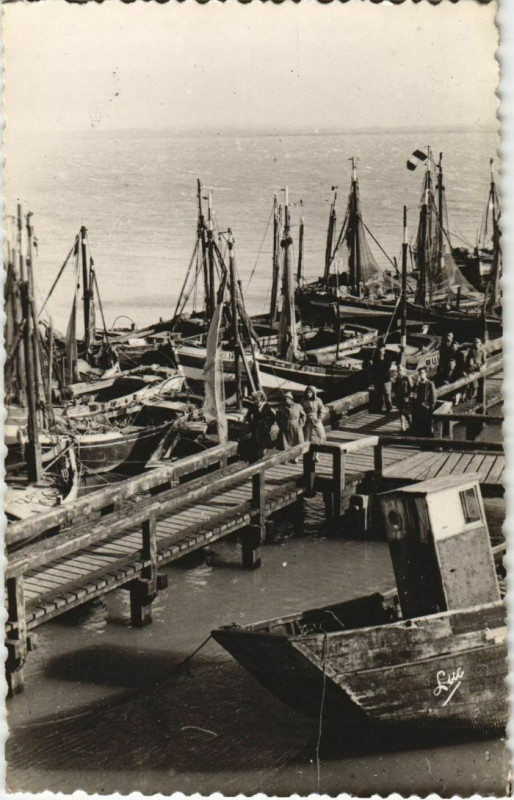Carte postale ancienne Crotoy Port de peche à Y