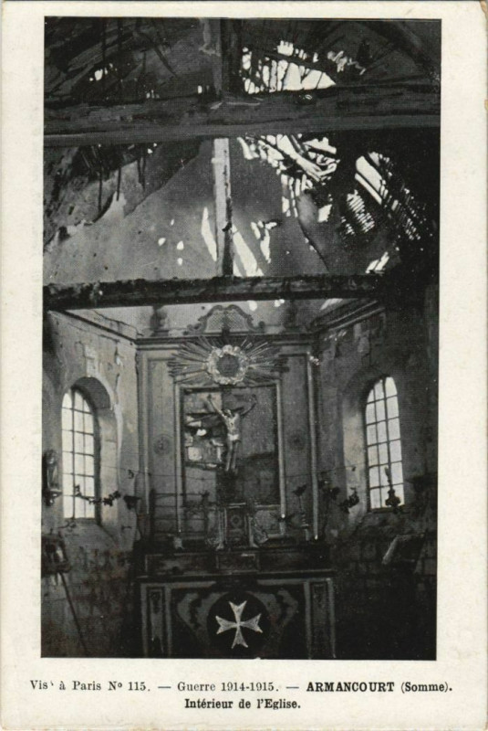 Carte postale ancienne Guerre Armancourt Intérieur de l'Eglise à Armancourt