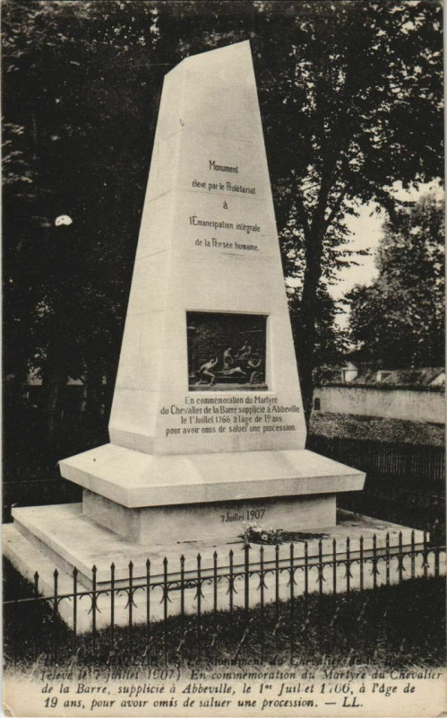 Carte postale ancienne Abbeville Monument à Abbeville