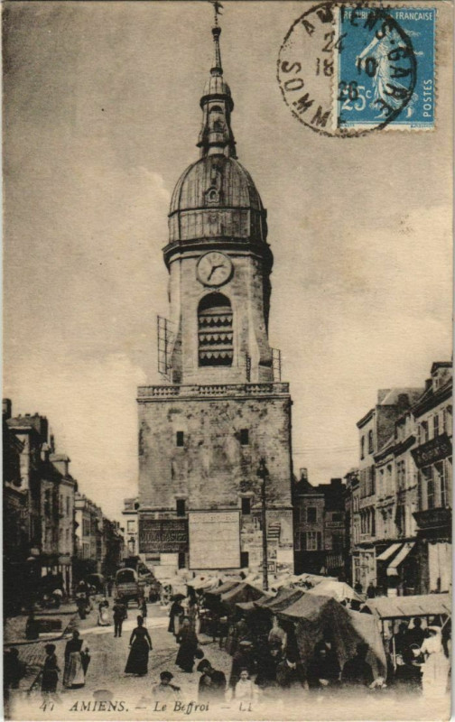 Carte postale ancienne Amiens Le beffroi à Amiens