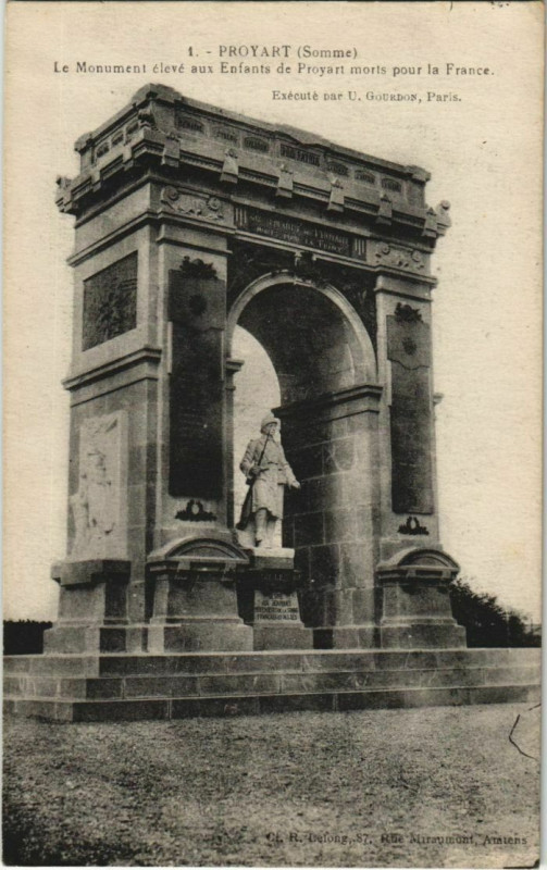 Carte postale ancienne Proyart Monument aux Morts à Proyart