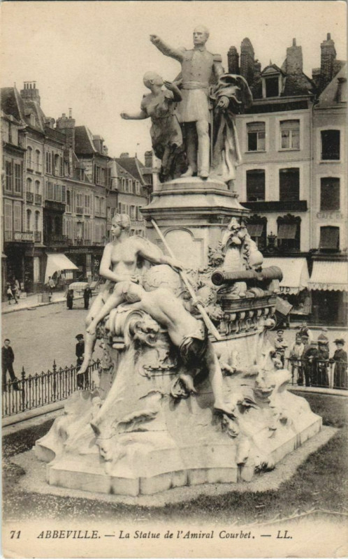 Carte postale ancienne Abbeville Statue de l'Amiral Courbet à Abbeville