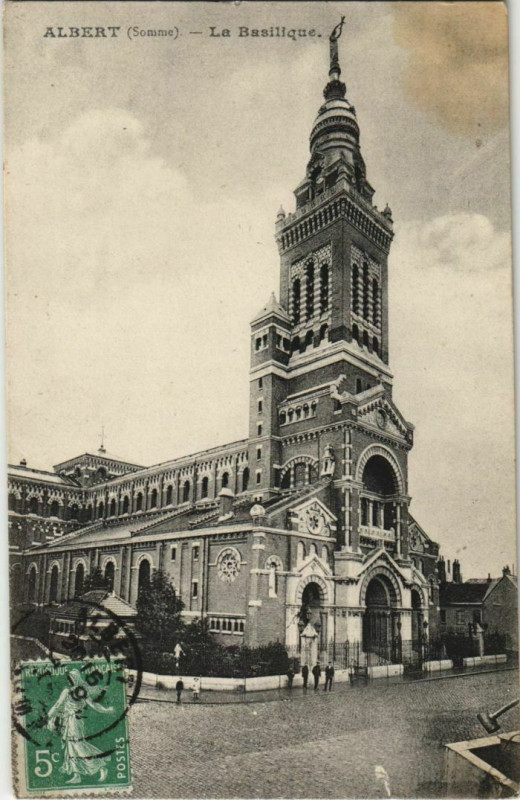 Carte postale ancienne Albert La Basilique à Albert