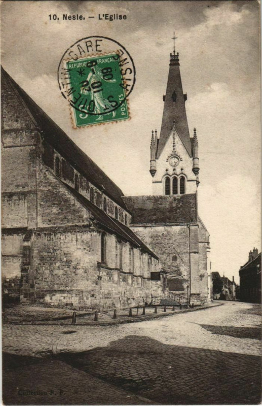 Carte postale ancienne Nesle Eglise à Nesle