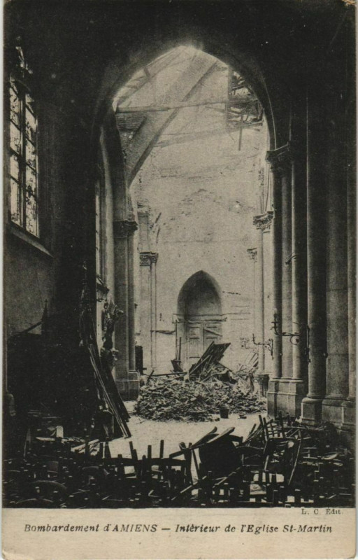 Carte postale ancienne Bombardement Amiens Intérieur de l'Eglise Saint-Martin à Amiens