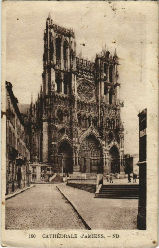 Carte postale ancienne La Cathédrale Amiens à Amiens