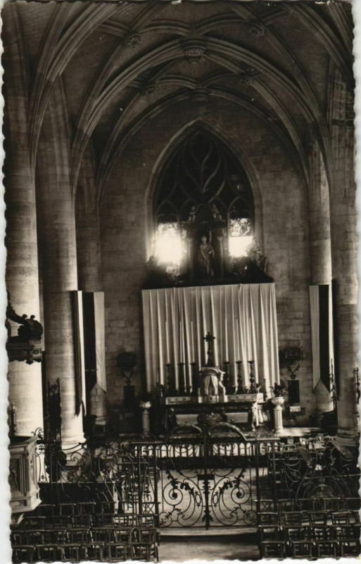 Carte postale ancienne Peronne Eglise Saint-Jean choeur central à Péronne