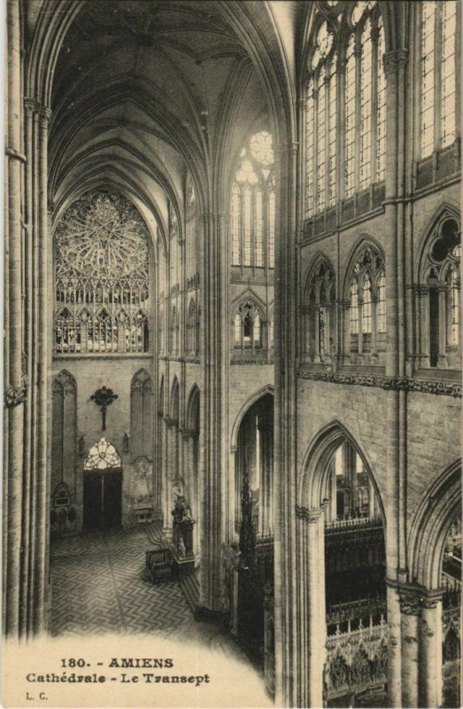Carte postale ancienne La Cathédrale Amiens Le Transept à Amiens