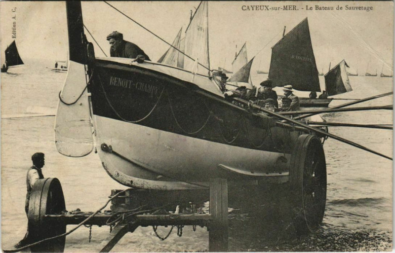 Carte postale ancienne Cayeux-sur-Mer Le Bateau de sauvetage à Cayeux-sur-Mer