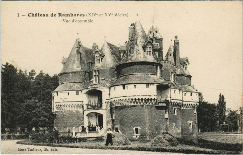 Carte postale ancienne Chateau de Rambures Vue d'ensemble à Rambures
