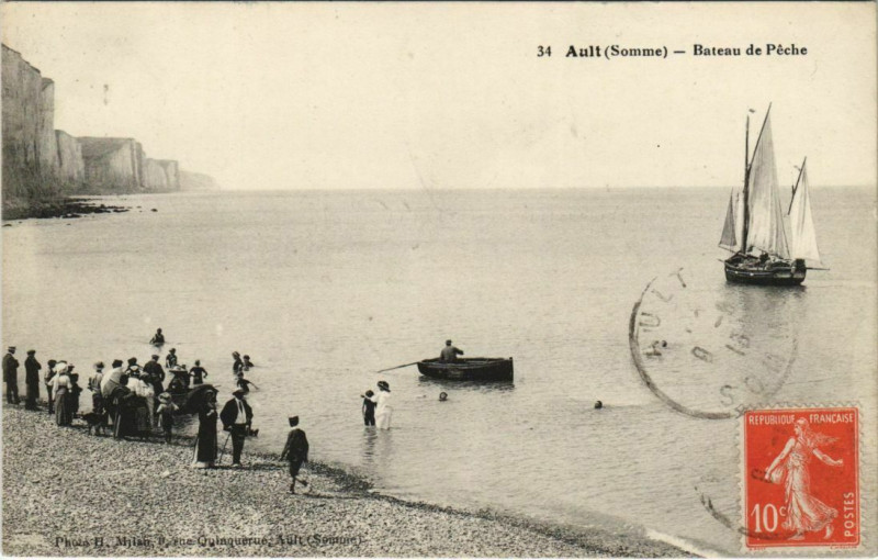 Carte postale ancienne Ault Bateau de peche à Ault