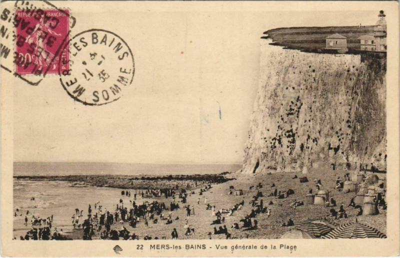 Carte postale ancienne Mers-les-Bains vue générale de la Plage à Mers-les-Bains